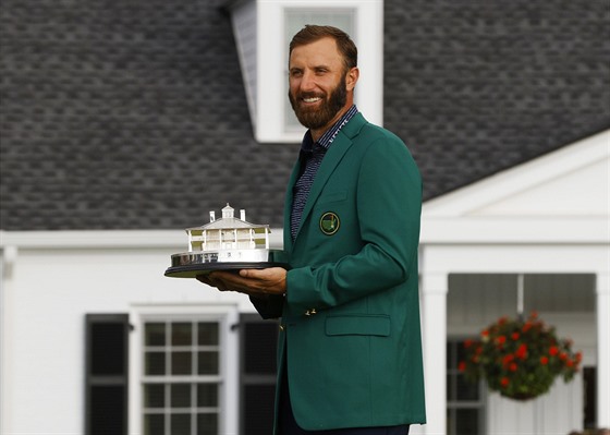 Americký golfista Dustin Johnson vyhrál Masters a premiérov se oblékl do...