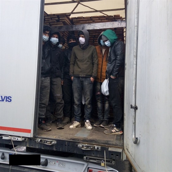 Migranti se ukrývali v srbském kamionu.