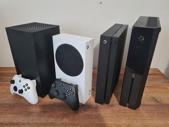 Xbox Series X, Xbox Series S, Xbox One X a původní Xbox One