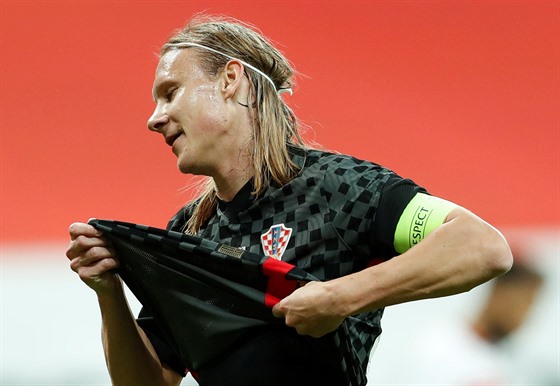Chorvatský kapitán Domagoj Vida práv zavinil proti Turecku penaltu.