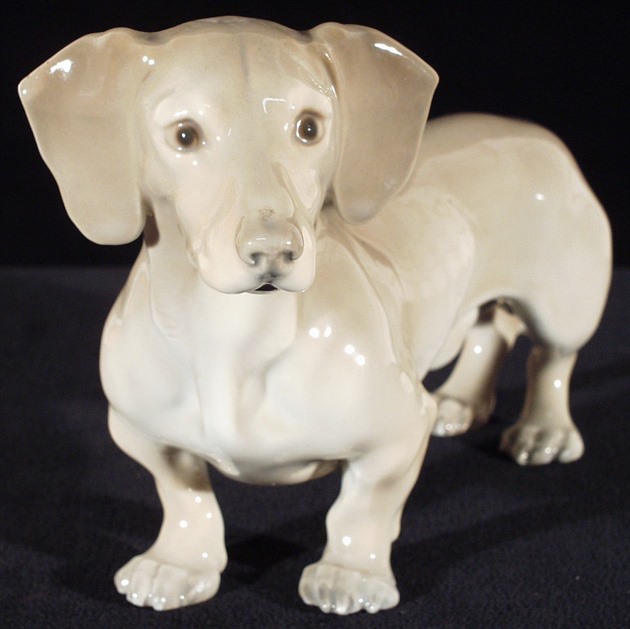 Jezevík z roku 1912 vyrobený porcelánkou Bing and Cr&#248;ndahl´s...