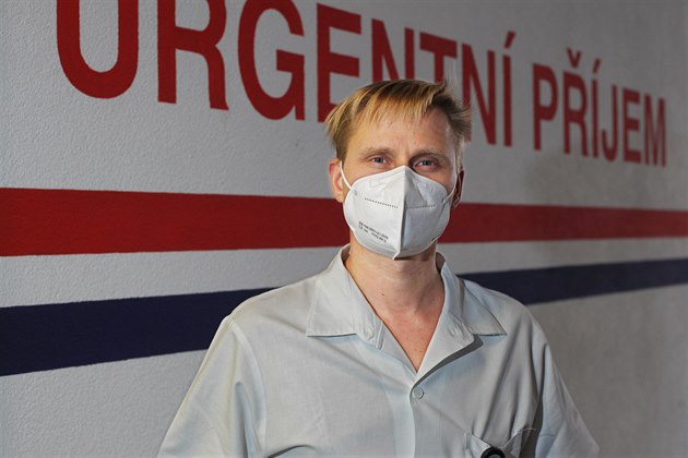 Jak Fakultní nemocnice v Plzni zvládá nápor pacient s covid-19? O tom jsme si...