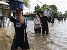 Tropická boue Eta si vyádala ve Stední Americe desítky mrtvých a stovky...