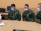 Do pelhimovsk nemocnice dorazilo jedenct vojk z posdky Jindichv Hradec....