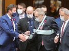 Prezident Milo Zeman odchází ze stedeního jednání Poslanecké snmovny, kam...