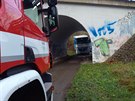 Na cyklostezce u Adamova zapadl kamion s rumunskm ofrem.