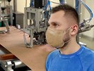 Firma Respilon vyrábí unikátní respirátor, který zabíjí viry a vydrí vám týden.