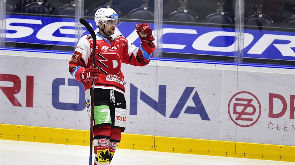 Patrik Poulí�ek z Pardubic se raduje z gólu proti Spart�.