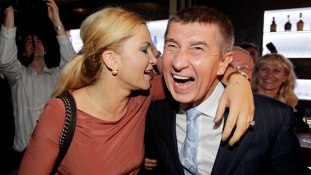 Monika a Andrej Babiovi oslavují výsledky voleb do Evropského parlamentu...