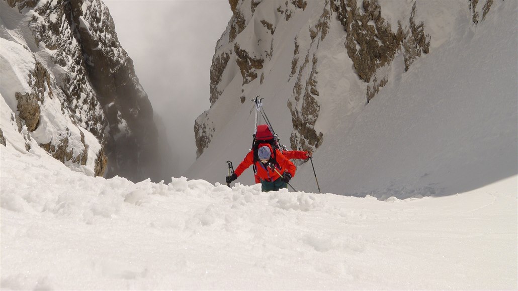 Adrenalin. Zimní výstup mezi Tre Cime, impozantní tílennou skupinou skalních...