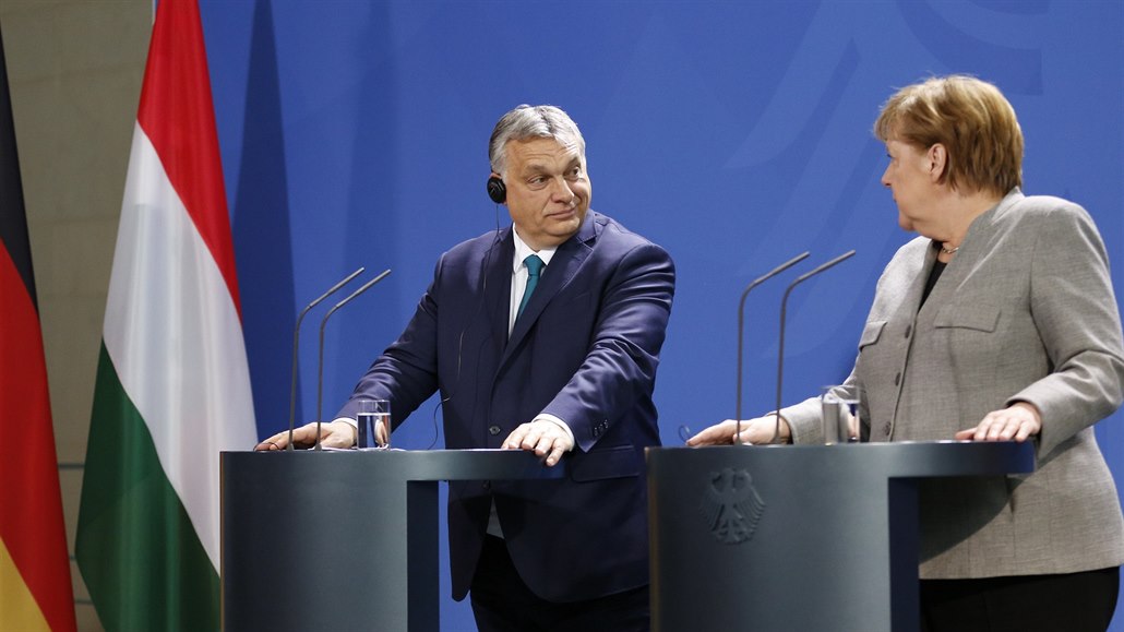 Maďarský premiér Viktor Orbán a německá kancléřka Angela Merkelová