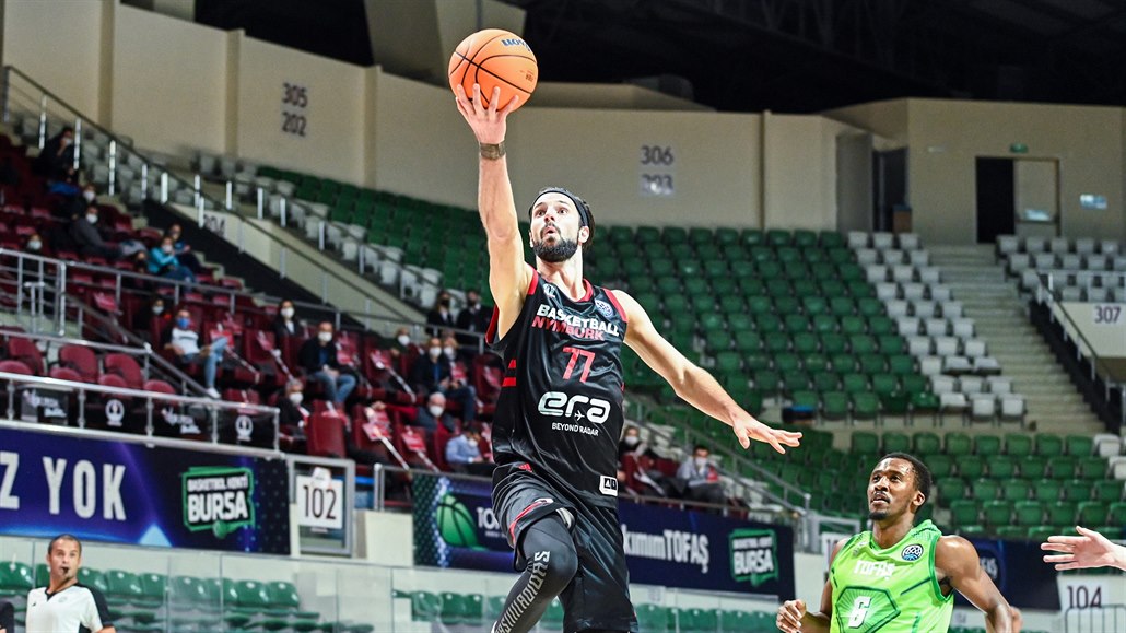Basketbalisté Nymburka se utkají s Bursou o postup z první místa