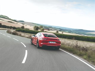 Verzi GTS máte na okreskách pěkně v ruce. Její přímé reakce a ostřejší podvozek...