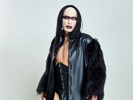 Bořek Slezáček jako Marilyn Manson a song The Beautiful People