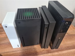 Xbox Series S, Xbox Series X, Xbox One X a pvodní Xbox One