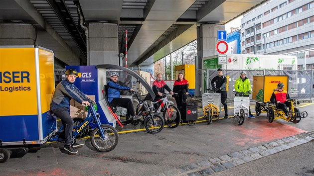 Cyklodepo pro rozvoz zásilek do centra Prahy na Florenci