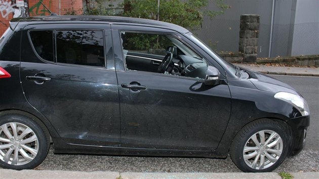 Muž vykrádal auta zaparkovaná před mateřskými školami v Trutnově, Vrchlabí, ve Dvoře Králové nad Labem, na Náchodsku a v Jaroměři.