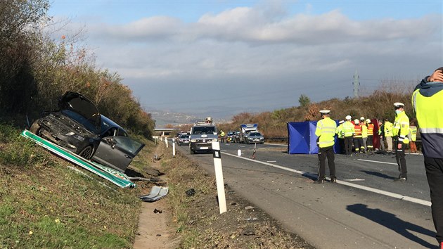 Vn dopravn nehoda u Lukavce uzavela dlnici D8 na cel dopoledne. (18. 11. 2020)