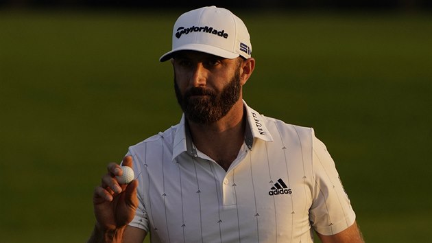 Dustin Johnson se raduje bhem povedenho tetho kola na Masters.