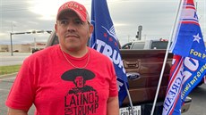 Píznivec Donalda Trumpa z texaského msta San Angelo dorazil na pedvolební...