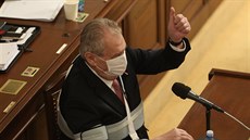 Návrh státního rozpo�tu na p�í�tí rok s navr�eným schodkem 320 miliard korun...