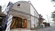 D�m tém�� jak od Gaudího v Kamenné �tvrti