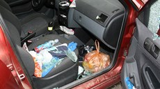 Muž vykrádal auta zaparkovaná před mateřskými školami v Trutnově, Vrchlabí, ve...
