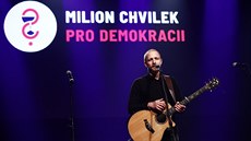 Na demonstraci iniciativy Milion chvilek pro demokracii vystoupil zp�vák Tomá�...