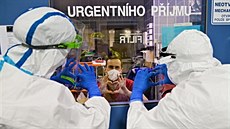 Oddlení urgentního píjmu ve Fakultní nemocnici Brno pi pandemii nemoci...