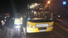 V autobusu s rakouskou registra�ní zna�kou cestovalo 21 migrant�, kte�í v �eské...