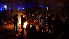 Francouzská policie vyklidila tábor migrantů poblíž národního stadionu