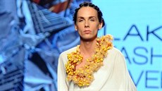 Modelka Pea Nitka na fotografii ped plánovanou operací pohlaví (Lakmé Fashion...