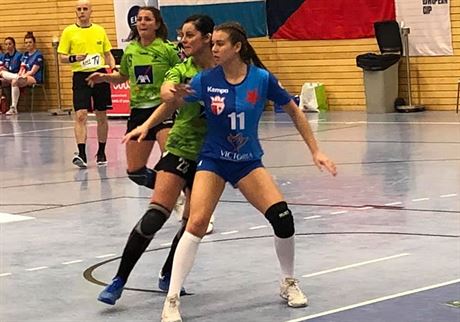 Momentka z odvetného duelu Evropského poháru  Handball Käerjeng - Slavia.