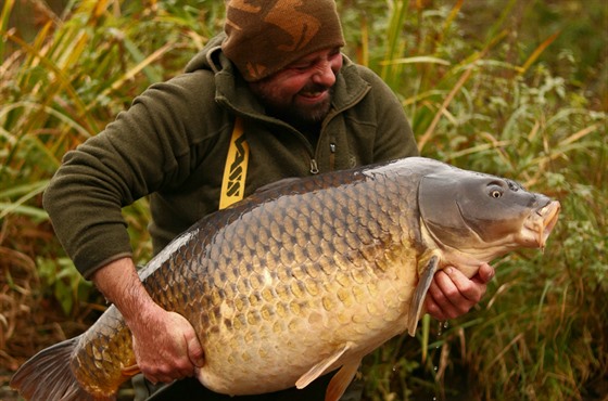 Petr Pítrs Novotný s 29kg íním kaprem