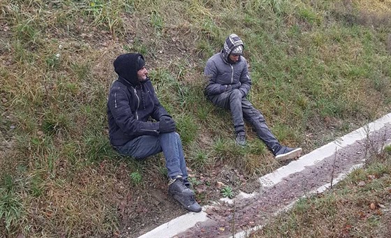 Ve tvrtek u dálnice D1 policisté zajistili dva nelegální migranty z Maroka....