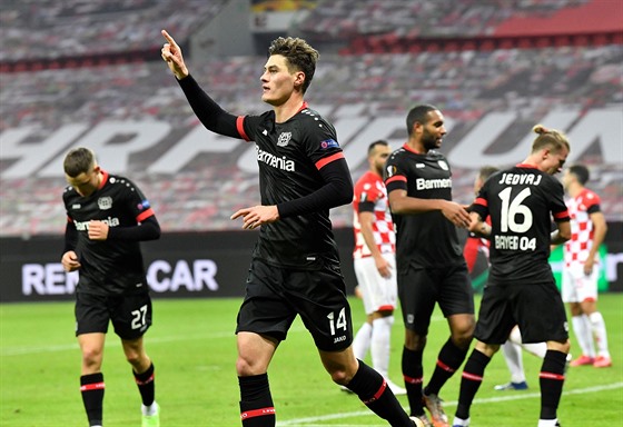 Patrick Schick (Leverkusen) se raduje z gólu proti Hapoelu Beer eva.