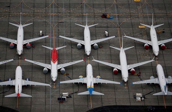 Uzemnné letouny 737 MAX na mezinárodním letiti Grand County nedaleko msta...