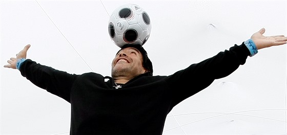 V roce 2006 Diego Maradona propagoval na festivalu v Caen ivotopisný film,...