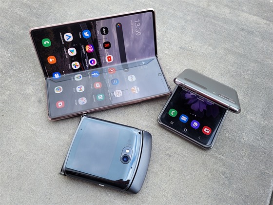 Motorola Razr 5G, Samsung Galaxy Z Flip 5G a Galaxy Z Fold 2