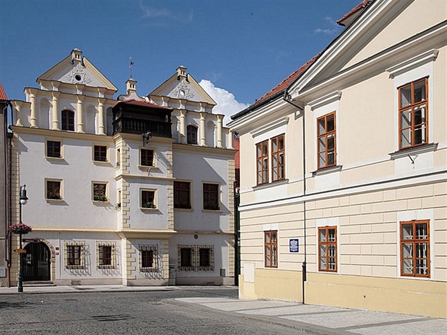 V lounské Daliborce nyní sídlí státní okresní archiv.