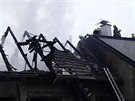 V nedli bojovali hasii na Perovsku s porem rodinnho domu. (29. listopadu...