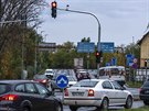 Inteligentn semafory reguluj provoz na vyten kiovatce u Anenskho...