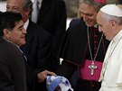 Diego Armando Maradona a Frantiek I. se ve Vatikánu setkali v roce 2014.