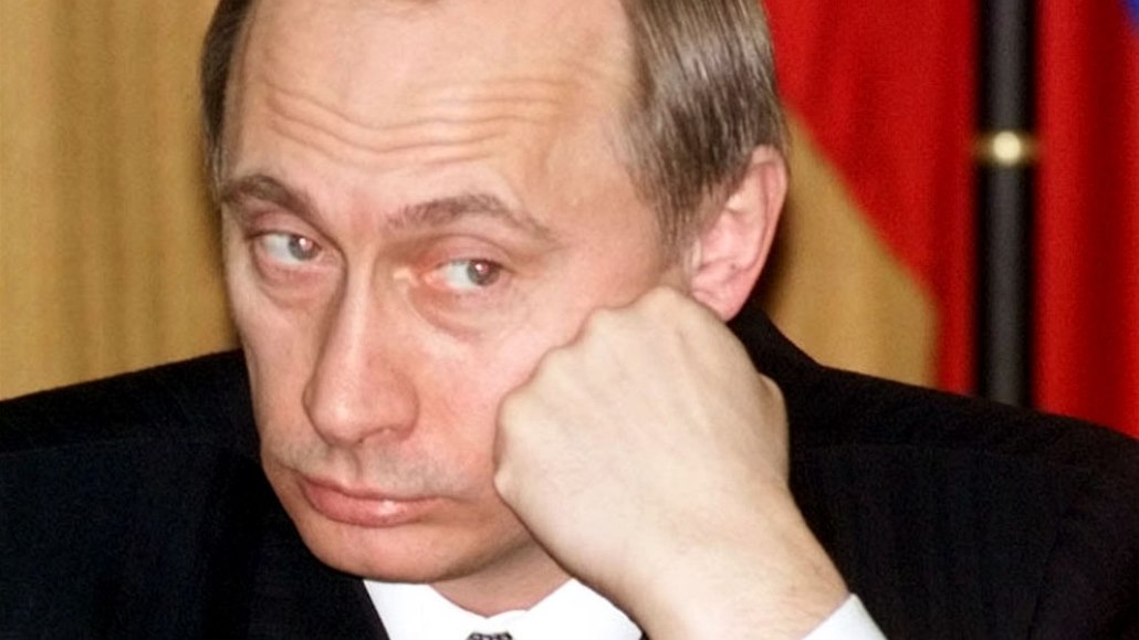 Rok 2000. První rok Vladimira Putina v Kremlu. Tou dobou za�alo pozoruhodné...