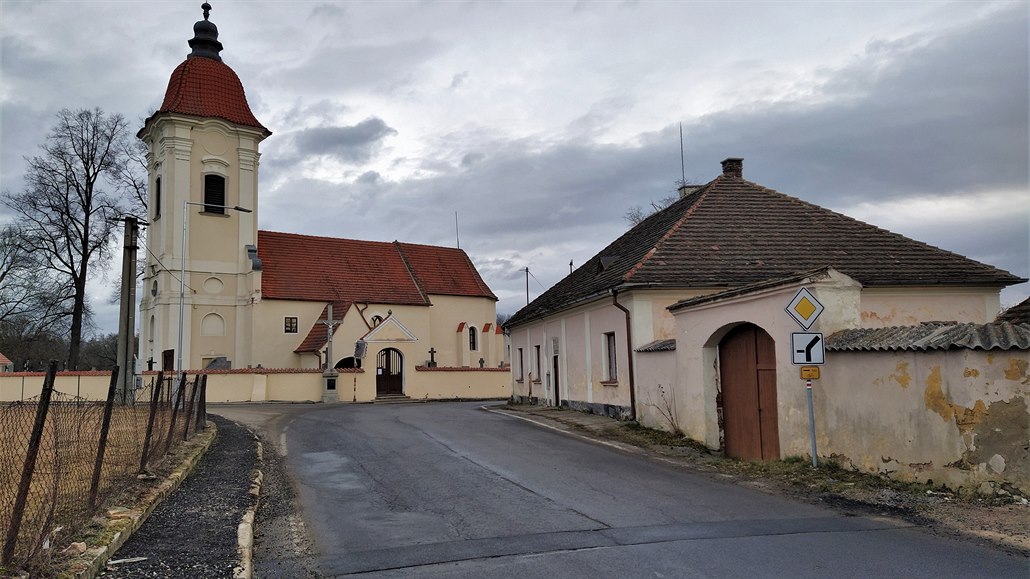Faru v Dolních Slověnicích koupila lišovská radnice za 1,5 milionu s tím, že ji...