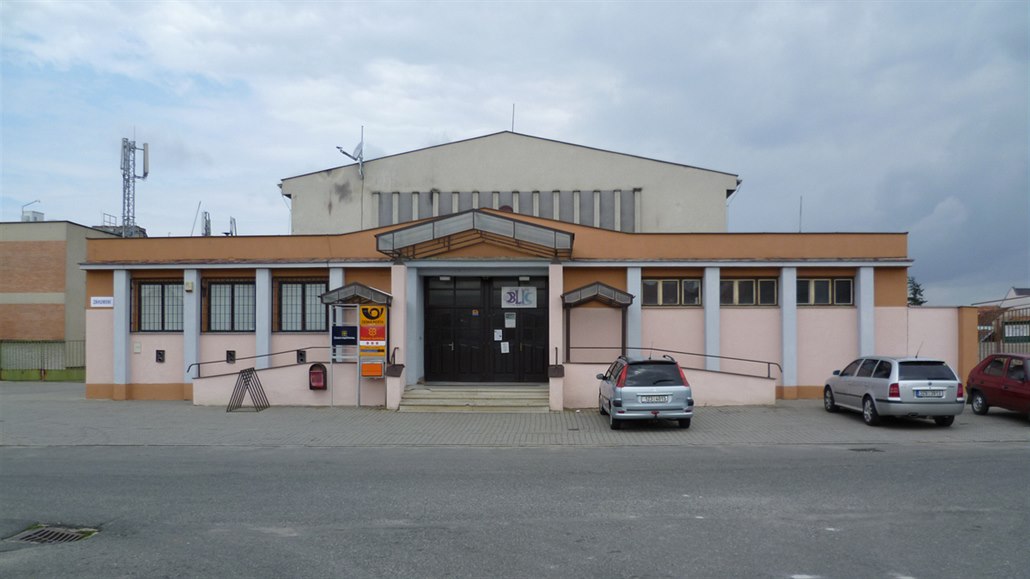 Ohyzdné domy šly k zemi. Ostrožská Nová Ves vstoupila do 21. století