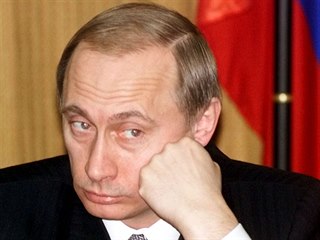Rok 2000. První rok Vladimira Putina v Kremlu. Tou dobou začalo pozoruhodné...