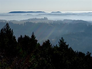 Scenérie, které z rozhledny spatříte, jsou krásné po celý rok. Na podzim jsou...