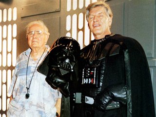 Zemřel David Prowse (vpravo), představitel Dartha Vadera z původní trilogie...
