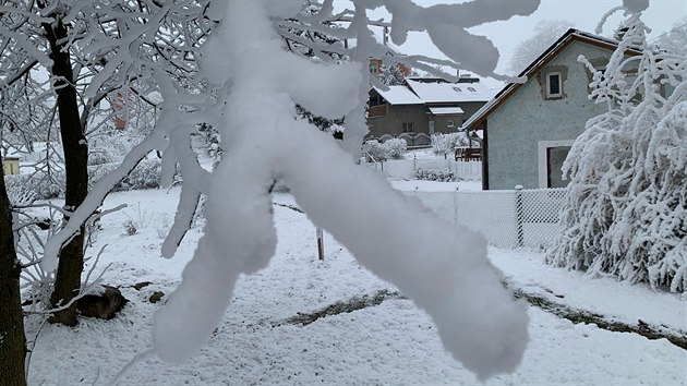 Nad Dolnmi Nivami na Sokolovsku padal prmyslov snh.